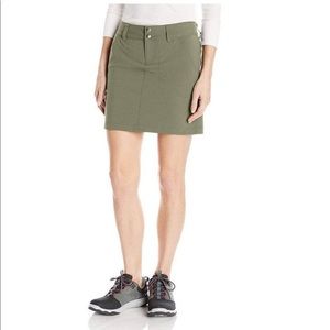 NWT Columbia Saturday Trail Cypress Green Skort